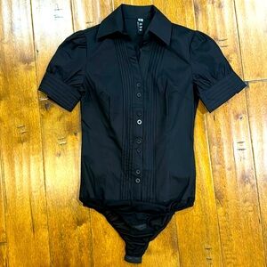 NWT LYS ONE PIECE BUTTON UP TOP